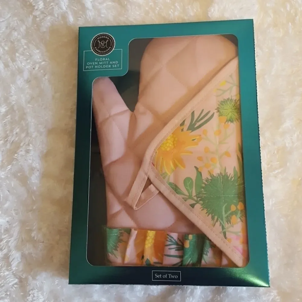 Modern Expressions Floral 2 piece Mitt Pot Holder set NEW